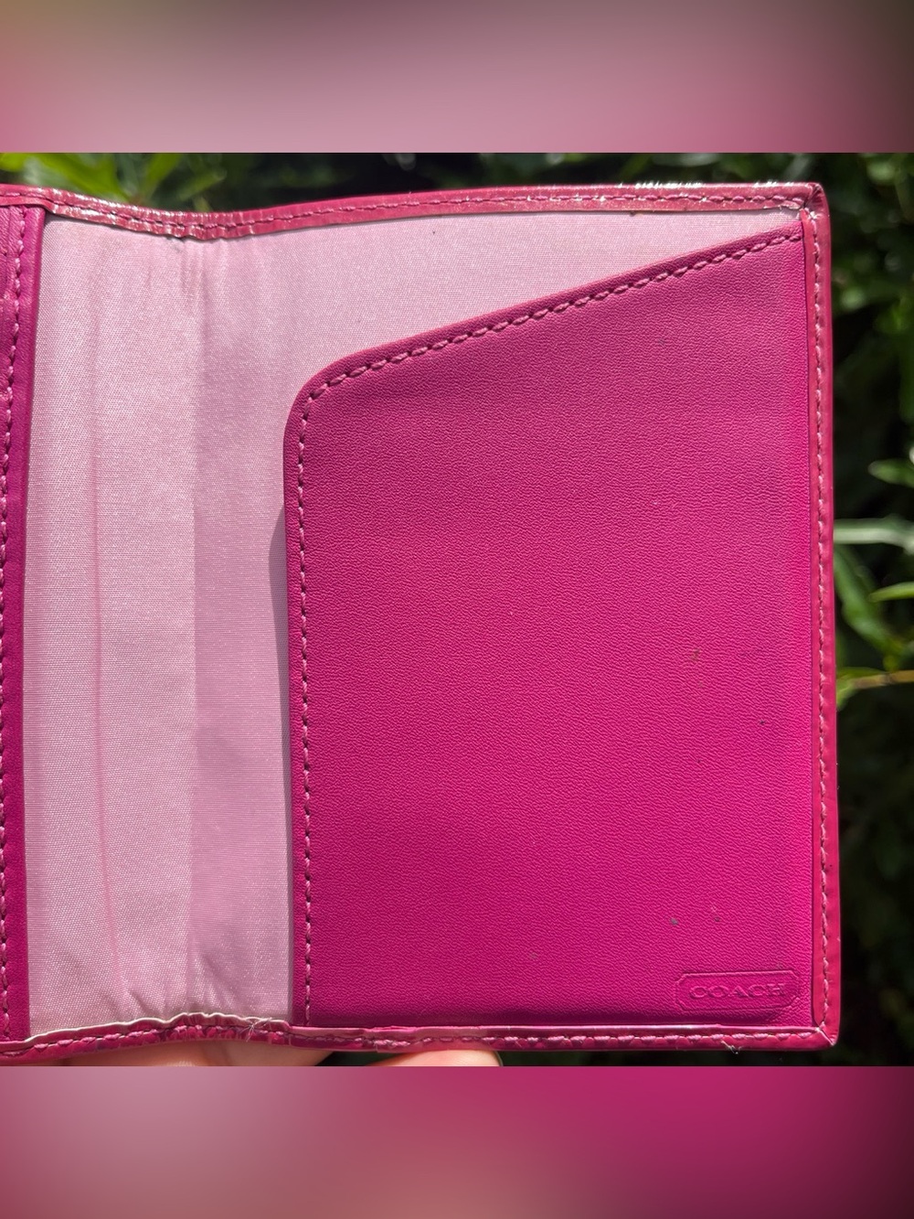 💖Y2K Vintage Pink/Red Coach Passport Wallet with Card Slots💖 - Picture 5 of 8